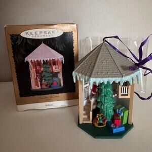 Hallmark 1996 Keepsake Ornament Treasured Memories Plug in Ornament Jim Reid